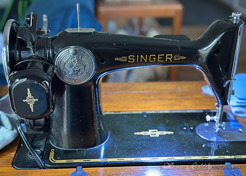 My Singer 201-2: Part 4-Cleaning the Nooks & Crannies with Chrome&nbsp;Polish